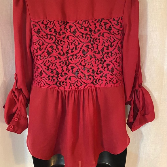 A blouse - Picture 3 of 7